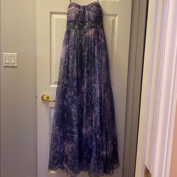 Dress - Picture 2 of 3